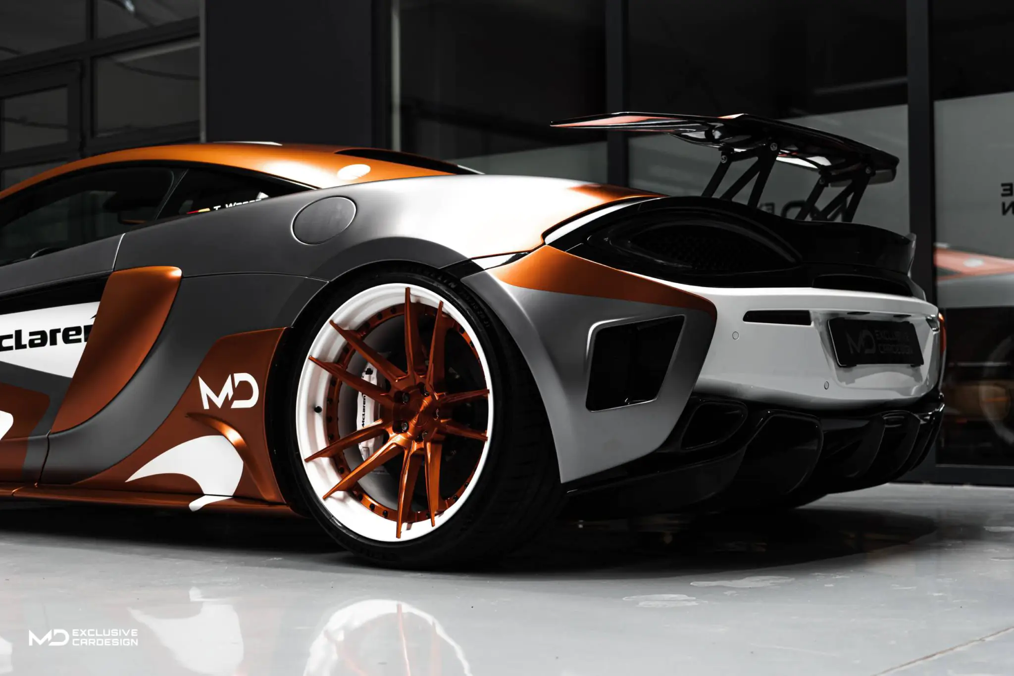 McLaren 570S Wheels - ZP.FORGED 2 in Brushed Liquid Orange Center